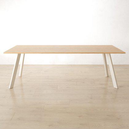 Pose Table : Solid Wood Image