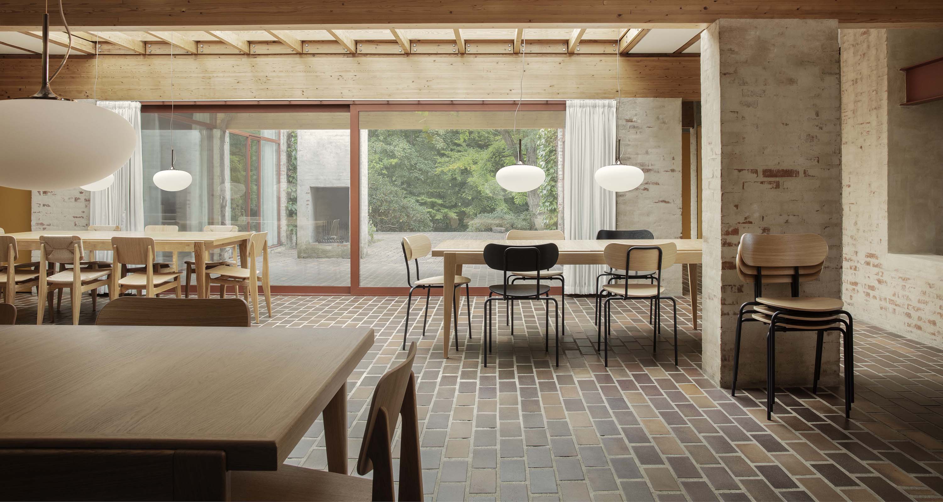 Coco Dining Chair - Un-Upholstered, 4-Legged Stackable | Gubi | Rypen