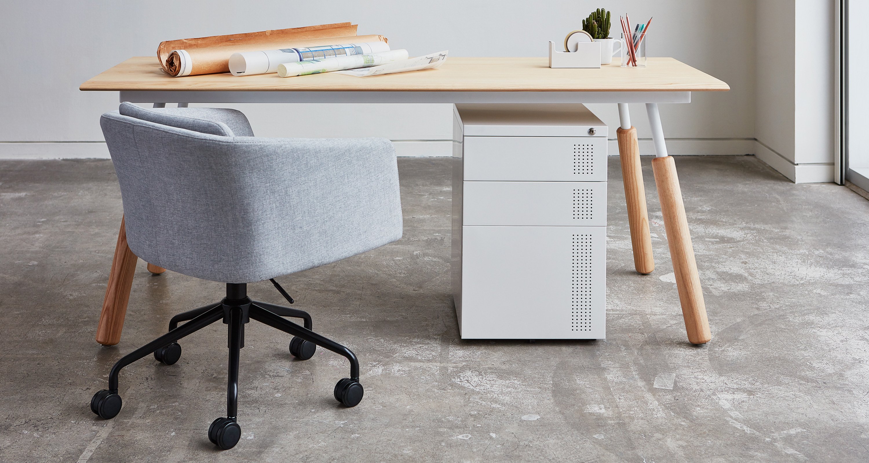 Small Chair Rdius Radius Task Chair w Castors | Gus* Modern | Rypen