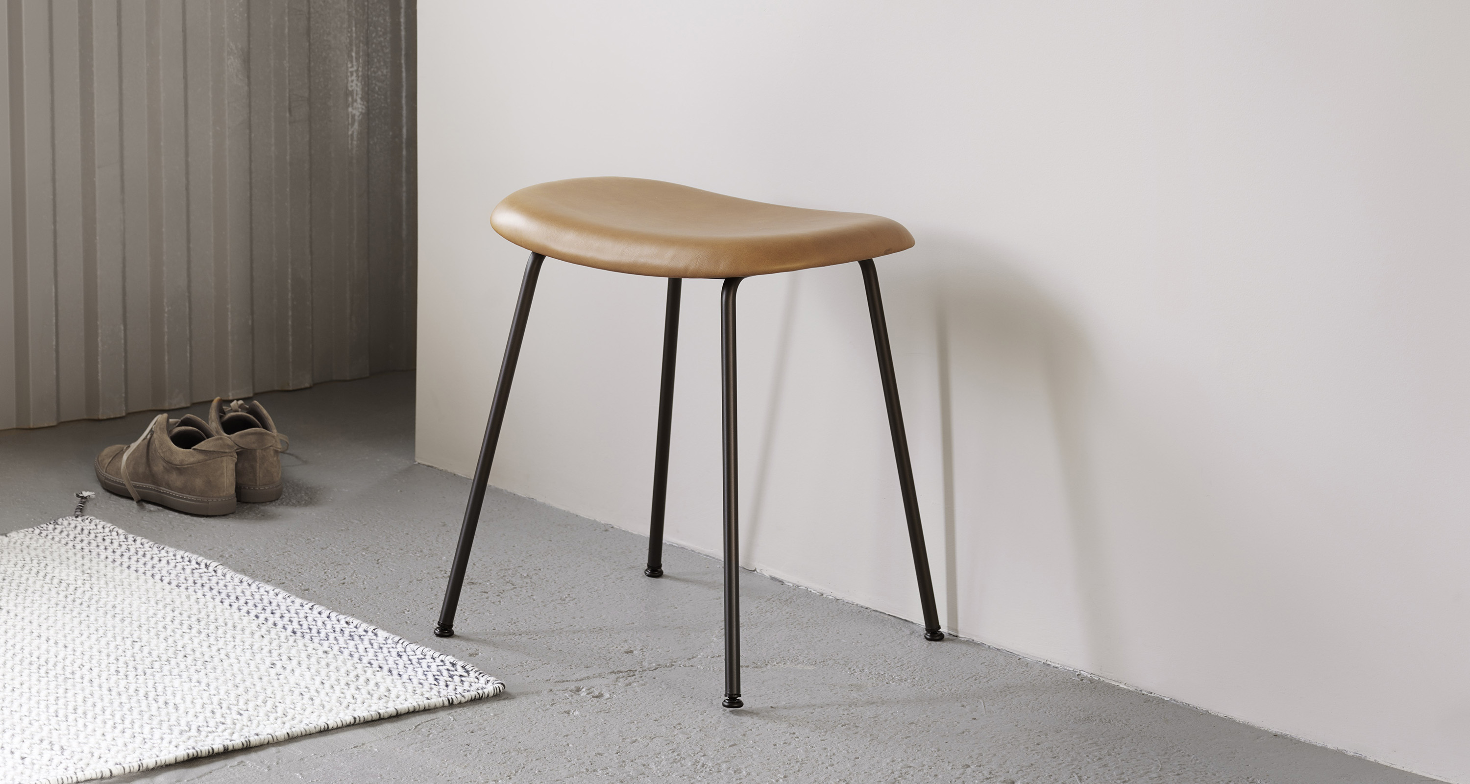 Fiber Stool Tube Base - Full Upholstery | Muuto | Rypen