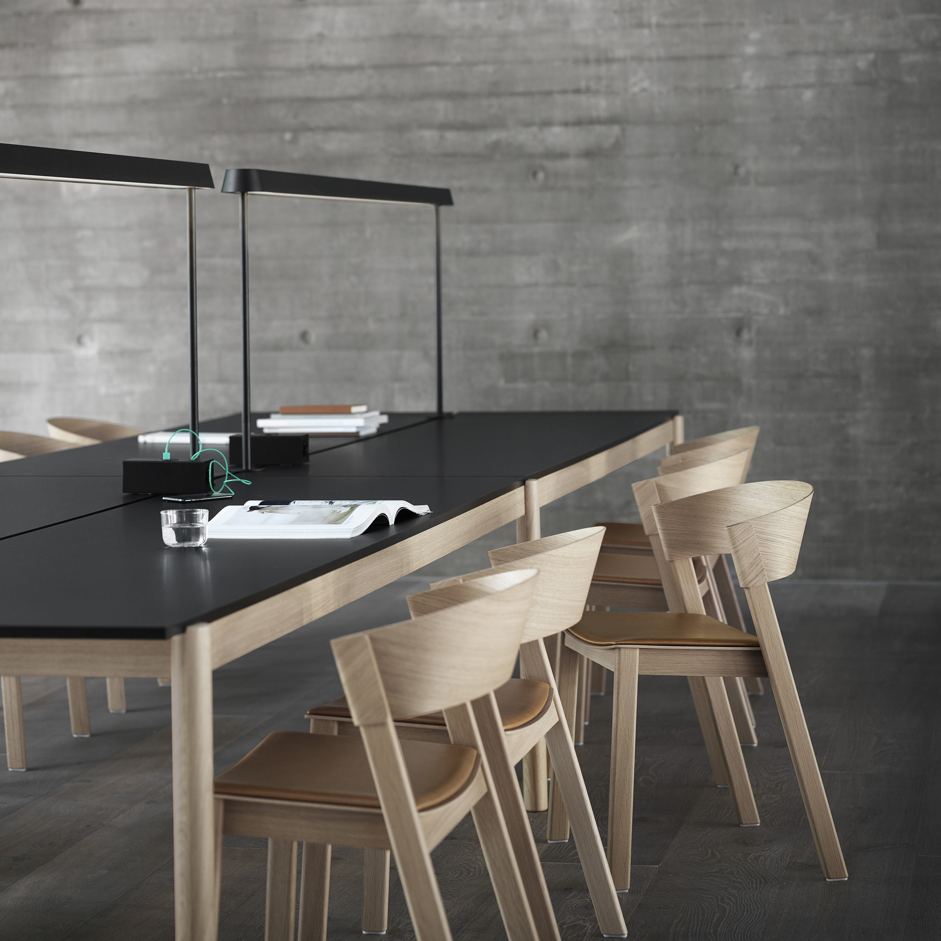 Linear System Table | Muuto | Rypen