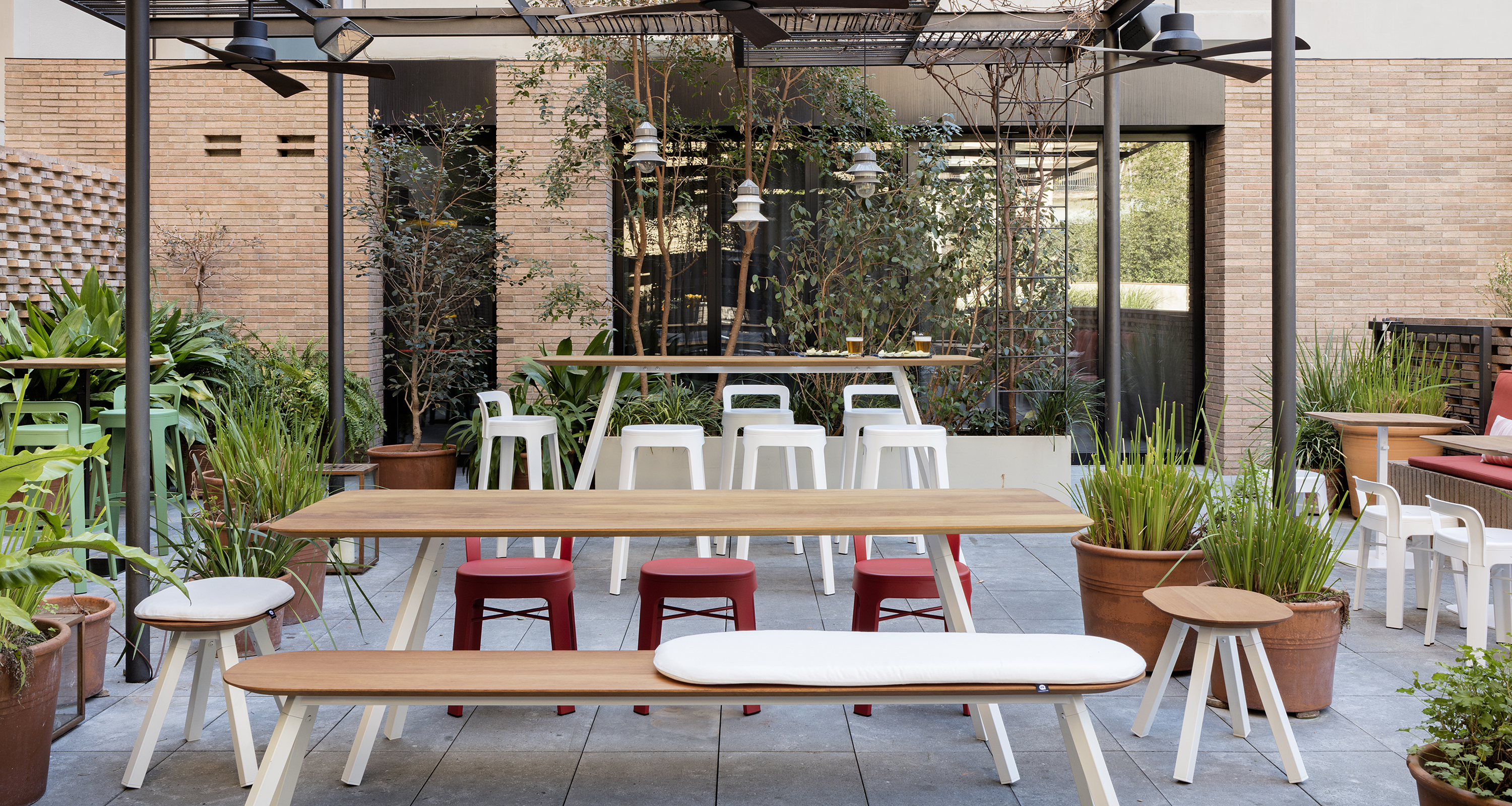 RS Barcelona Ombra Counter Stool